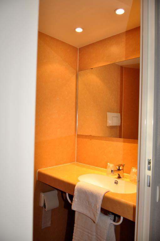 Hotel Lux Grenoble Room photo